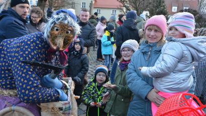 Bild: jr
Für die Spechte gab es Brotreste, im Gegenzug erhielten Kinder Süßigkeiten.