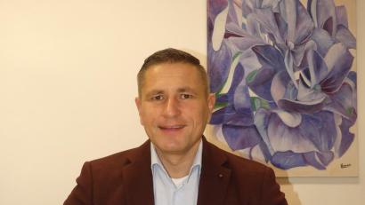 Bild: rn
Bürgermeister Marcus Gradl ruft die Bürger zu Optimismus und Durchhaltevermögen auf.