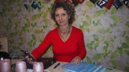 Bild: bl
Oleksandra Rudnikova hilft ihren geflüchteten Landsleuten nicht nur bei der Kommunikation. Für rund 100 Schützlinge ist sie in Schwandorf Ansprechpartner Nummer eins.