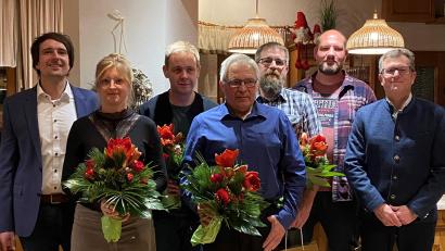 Bild: Firma Schmelzer/exb
Mitarbeiterehrung bei der Firma Schmelzer: Im Bild von links Geschäftsführer Peter Schmelzer, Melanie Mayer, Tobias Andritzky, Hubert Popp, Stefan Fischer, Alexander Dötterl, Geschäftsführer Helmut Keck.