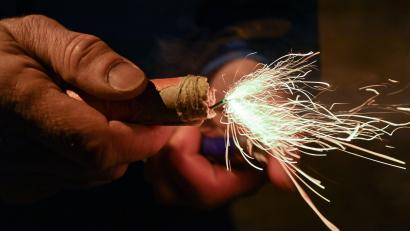 Symbolbild: Patrick Pleul/dpa
Ein Niederländisches Duo hatte sich in Eger mit über 150 Kilo illegaler Pyrotechnik eingedeckt.