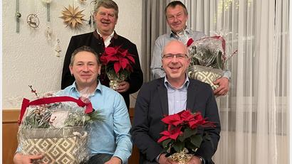 Bild: Liane Heinze/exb
Die Gemeinde Etzenricht ehrt zum Jahresabschluss nicht nur langjährige Gemeinderatsmitglieder.