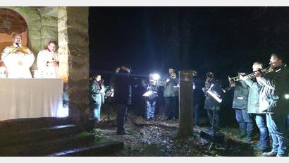 Bild: Ursula Breinbauer/exb
Viele Bürger pilgern zur Christmette an der Heiligen Staude.