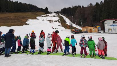 Bild: gis
Das Familienland am Klausenlift ist geöffnet - auch wenn der Schnee noch fehlt.