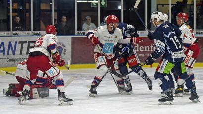 Bild: gb
Mitte Oktober bezwangen die Blue Devils den EC Peiting in der Hans-Schröpf-Arena mit 6:3. Diesen Erfolg wollen die Weidener am Freitag wiederholen.
