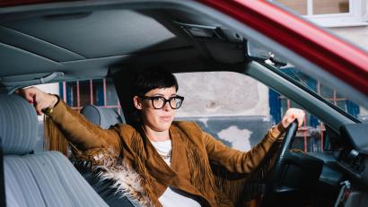 Bild: Ingo Petramer/exb
Mit ihrem Programm "Taxi Uhr läuft" gastiert Eva Karl Faltermeier in Neunburg vorm Wald.