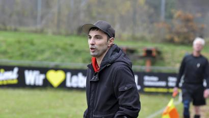 Archivbild: Hubert Ziegler
Marius Ehrnsperger bleibt Trainer der DJK Utzenhofen.