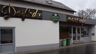 Bild: fz
Der Dorfladen "MoNa" mit Café und Restaurant in Bechtsrieth ist Geschichte. Die Betreiber werfen nach etwas über einem Jahr das Handtuch.