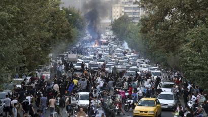 Bild: Uncredited/AP/dpa
Ein Foto vom September 2022 aus der Innenstadt von Teheran. Das iranische Volk steht auf gegen das Mullah-Regime.