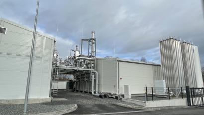 Bild: Matthias Bäumler/fph
Die Elektrolyse im Wunsiedeler Energiepark arbeitet noch nicht voll. Die geplante zweite derartige Anlage liegt auf Eis.