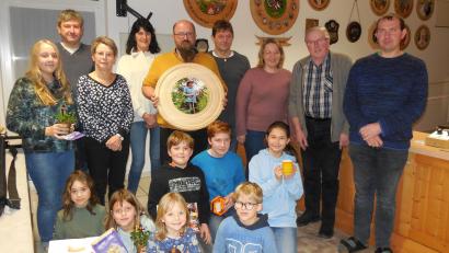 Bild: Becher/exb
Die Preisträger beim Silvesterschießen des Vereins "Wildschütz" Prackendorf.