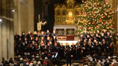 Bild: Kunz
Der Weidener Kammerchor singt in der Josefskirche.