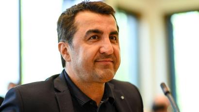 Bild: Tobias Hase/dpa
Arif Tasdelen (SPD) im Juni 2022.