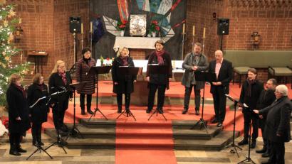 Bild: kro
Das Vokalensemble "ChorDiSono" begeisterte mit einem genussvollen Konzert in der Missionskirche St. Peter.