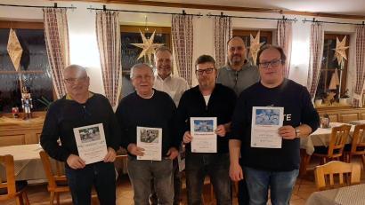 Bild: Brieftaubenzüchter/exb
Die Meister der RV Sulzbach-Rosenberg: (von links) Alfred Heinz, Rudi Späth, Ludwig Maul (Vorsitzender), Günter Späth, Hans Pirner und Martin Dotzler.