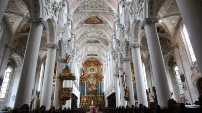 Bild: Wolfgang Steinbacher
Die Pfarrei St. Georg Amberg - hier ein Blick in die Georgskirche – begeht ihr 100-Jähriges mit einem Festprogramm das ganze Jahr hindurch.