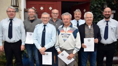 Bild: wku
Ehrungen gab es für (von links) Torsten Brunner, Hans Martin Grötsch, Hans Rüppel, Wolfgang Melchner, Georg Rüppel, Horst Pirner und Manfred Maier durch den Vorsitzenden Stefan Vogl.