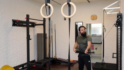Bild: Wolfgang Steinbacher
Personal Trainer Benedikt Kohler hat sich in der Lederergasse selbstständig gemacht.