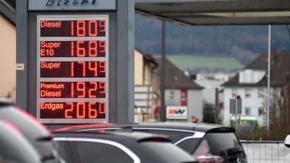 Bild: Gabi Schönberger
Erdgas kostet an der Tankstelle in der Frauenrichter Straße in Weiden seit Jahresbeginn mehr als 2 Euro pro Kilogramm. Doppelt so viel wie in Schwandorf.