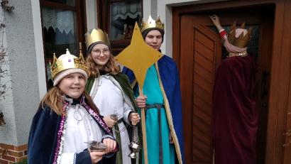 Bild: gi
Sternsinger der Filialgemeinde Tröbes waren unterwegs und sammelten 992,50 Euro.