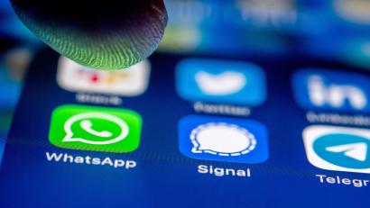 Symbolbild: Zacharie Scheurer/dpa
Unbekannte Betrüger versuchten es in Marktredwitz laut Polizei mit der "Whatsapp-Masche".