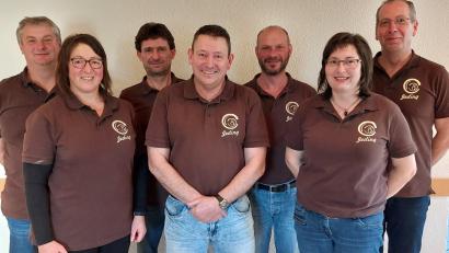 Bild: Josef Scheibl/exb
Der Vorstand der Billardfreunde setzt sich zusammen aus (von links) Michael Piehler, Brigitte Schleicher, Helmut Schleicher, Ludwig Stretz, Josef Scheibl, Maria Gleißner und Josef Greger.