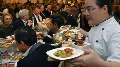 Bild: Petra Hartl
Einen wahren Festschmaus bieten die Sulzbach-Rosenberger Schlemmerwochen jedes Jahr: Hier unser Bild von der Eröffnung im Oktober 2022 im Neukirchner Hof.