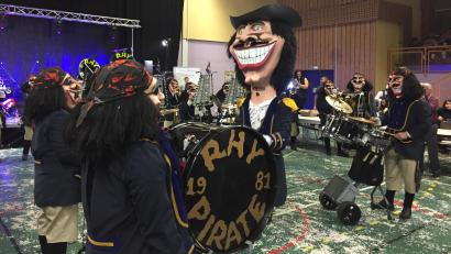 Archivbild: mma
In Zillisheim lernten die Hahnbacher die Rhy-Piraten aus Basel kennen, die mit ihrer Guggemuusig nun am Faschingswochenende im Markt auftreten.