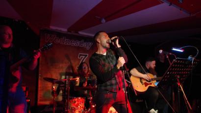 Bild: JUZ Burglengenfeld/exb
Vergangenen Dezember trat "Wednesday 7" im Jugendzentrum in Burglengenfeld auf.