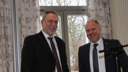 Bild: ads
Beim Neujahrsempfang in Schnaittenbach hielten Pfarrer Josef Irlbacher (links) und Bürgermeister Marcus Eichenmüller vielbeachtete Reden. .