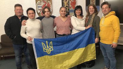 Bild: wro
Der Verein "Brücke Wiesau" befindet sich noch in der Gründungsphase. Im Bild von links: Oliver Zrenner, Oksana Dzhevaha, Nikita Chmelov, Daria Chmelova, Alona Zakora, Patricia und Michael Dutz.