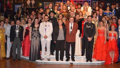 Archivbild: fla
Ein buntes Bild ergaben die vielen ehemaligen Prinzenpaare bereits beim letzten Jubiläum "44 Jahre VFV". Auch zum diesjährigen Jubiläumsball haben schon viele ihr Kommen angekündigt.