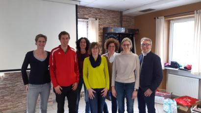 Bild: Michael Schraml/exb
Die neue Abteilungsleitung der DJK Leichtathletik besteht aus (von links) Tanja Steiner, Swen Arnold, Andrea Schieder, und Katharina Völkl. Rechts Vorsitzender Reinhold Wildenauer, hinten links Daniela Beierl und rechts Manuela Schraml-Kithier.