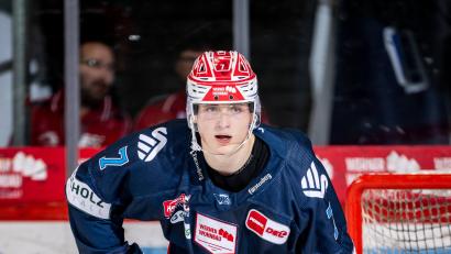 Bild: Sven Lägler/exb
Mit dem 19-jährigen Verteidiger Kai Zernikel kommt ein weiteres deutsches Nachwuchstalent per Förderlizenz zu den Blue Devils.