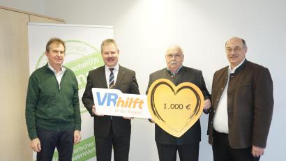Bild: Lena Gruber/exb
Die VR Bank Mittlere Oberpfalz spendet 1000 Euro an den bayerischen Bauernverband in Schwandorf.