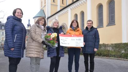 Bild: Kunz
Freuen sich, dass Schülern und Studenten in Südindien geholfen wird (von links): Astrid Karl, Barbara Dietz, Marianne Rüb, Theresia Rewitzer und Peter Pollinger.