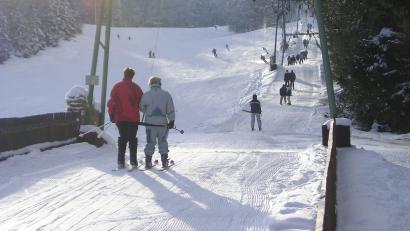 Archivbild: e
Jahrzehntelang war der Skilift Sitzambuch der ideale Anziehungspunkt für Skifahrer. Seit Jahren ist er nicht mehr in Betrieb, seine Zukunft ungewiss.