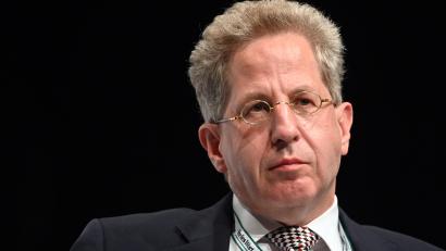 Bild: Martin Schutt/dpa
Hans-Georg Maaßen (CDU), früherer Präsident des Bundesamts für Verfassungsschutz, nimmt an der Wahlarena der Zeitung "Freies Wort" im Congress Centrum Suhl (CCS) teil.