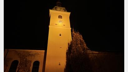 Bild: Matthias Bäumler/fph
Nur kurzzeitig ein vertrauter Anblick: Die nächtliche Beleuchtung des Turmes der Alten Kirche ist wieder abgeschaltet.