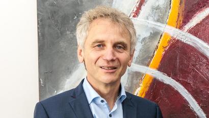Bild: Hösamer
Siegfried Bäumler (links) übernimmt zum 1. Juli die Leitung der Agentur für Arbeit Schwandorf von Silke Grimm.