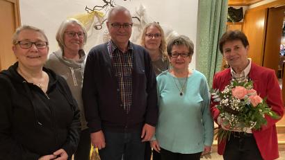 Bild: Skat- und Romméclub/exb
Beim Skat- und Romméclub wurde eine neue Führungsriege gewählt (von links): Carola Schmidbauer, Franziska Körmer, Jochen Bringmann, Birgit Eckl, Vorsitzende Margot Landgraf und Maria Sperber.
