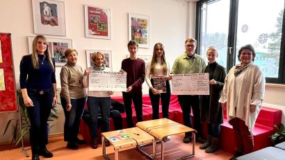 Bild: Sarah Kufner/exb
Spendenübergabe an der Lobkowitz-Realschule Neustadt