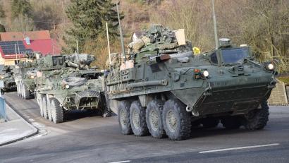 Bild: bö
In den nächsten Tagen werden vermehrt Militärkonvois von Emhof aus in Richtung Vilseck unterwegs sein. Die Strykerbrigade hat nach dem Übungsende von Dragoon Ready 23 mit der Rückverlegung begonnen. Der Verband umfasst etwa 600 Fahrzeuge.