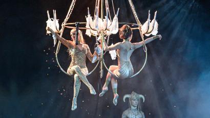 Bild:  Dominik Halameks Circus of Fantasy/exb
Circus of Fantasy: atemberaubende Akrobatik, Tanzeinlagen und Showeffekte im Varietéstil