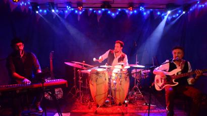 Bild: Kunz
"I Cantautori" sorgt für ein (über-)volles Haus beim Konzert im "Parapluie".