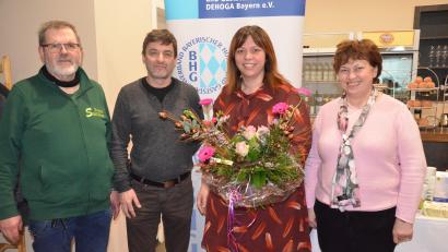 Bild: Kunz
Die neu gewählte Vorstandschaft des Hotel- und Gaststättenverbandes (von links): Wilhelm Hägler, Thomas Heigl, Susanne Bauer und Christiane Bauer.