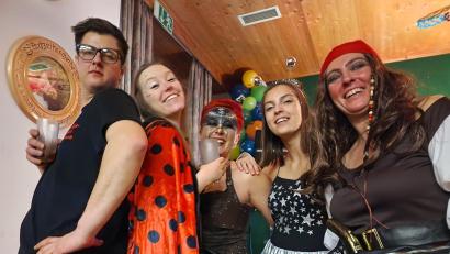 Bild: gi
Beste Stimmung herrschte beim Schützenball der Heumadener Schützen mit einem überwältigenden Besuch.