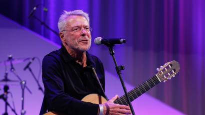 Bild: Gerald Matzka
Der Musiker Reinhard Mey geht mit einer Unterlassungserklärung gegen die unterfränkische Band Dorfrocker vor.