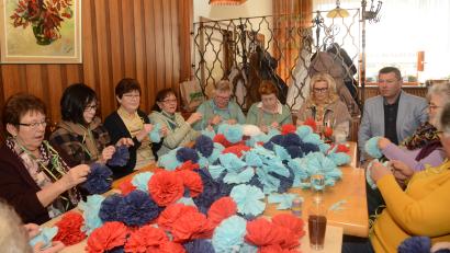 Bild: bey
Für die Papierrosen braucht es Fingerspitzengefühl.