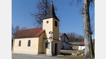 Archivbild: Portner
Eine angebliche Kritik zur Außensanierung der Dorfkapelle in Laub (Stadt Schönsee) führt zu einem Vergleich vorm Amtsgericht.